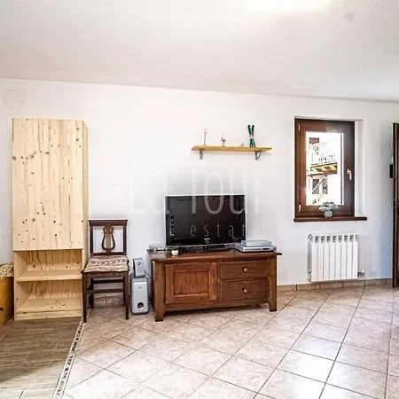 House In The Mountains Near The Slopes Сasa de vacaciones Brusson