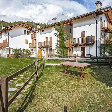 House In The Mountains Near The Slopes * Brusson