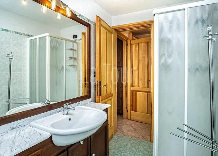 House In The Mountains Near The Slopes * Brusson