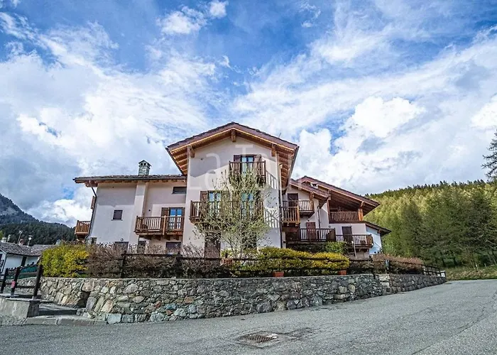 House In The Mountains Near The Slopes * Brusson